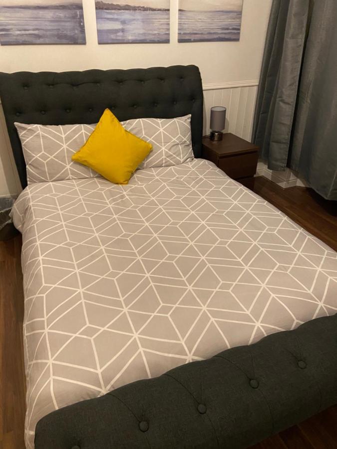 Lovely, Recently Refurbished Four Bedroom House.. ลอนดอน ภายนอก รูปภาพ