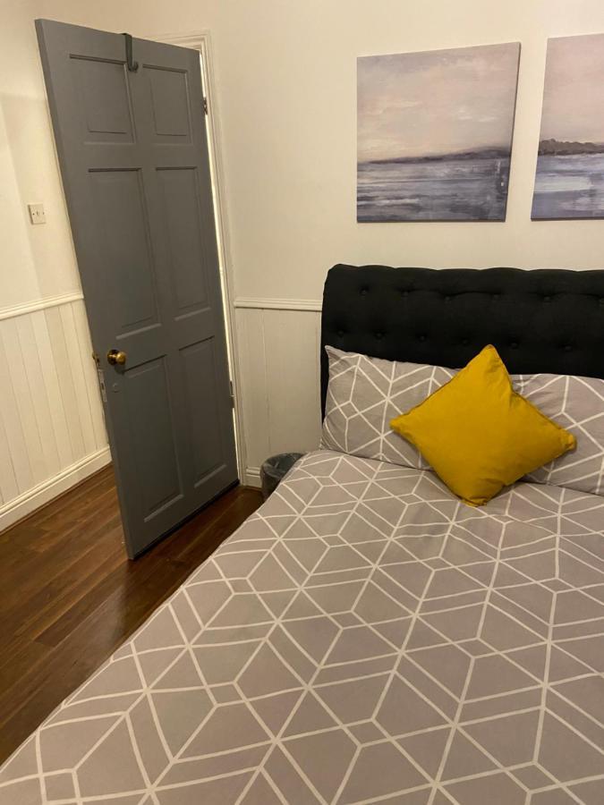 Lovely, Recently Refurbished Four Bedroom House.. ลอนดอน ภายนอก รูปภาพ